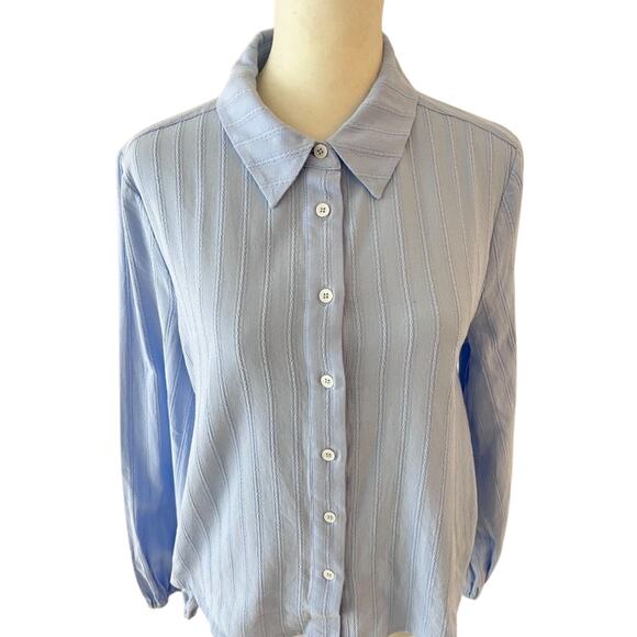 Court & Rowe Classic Preppy Blue Textured Button Front Collared Blouse Size M - Picture 4 of 6